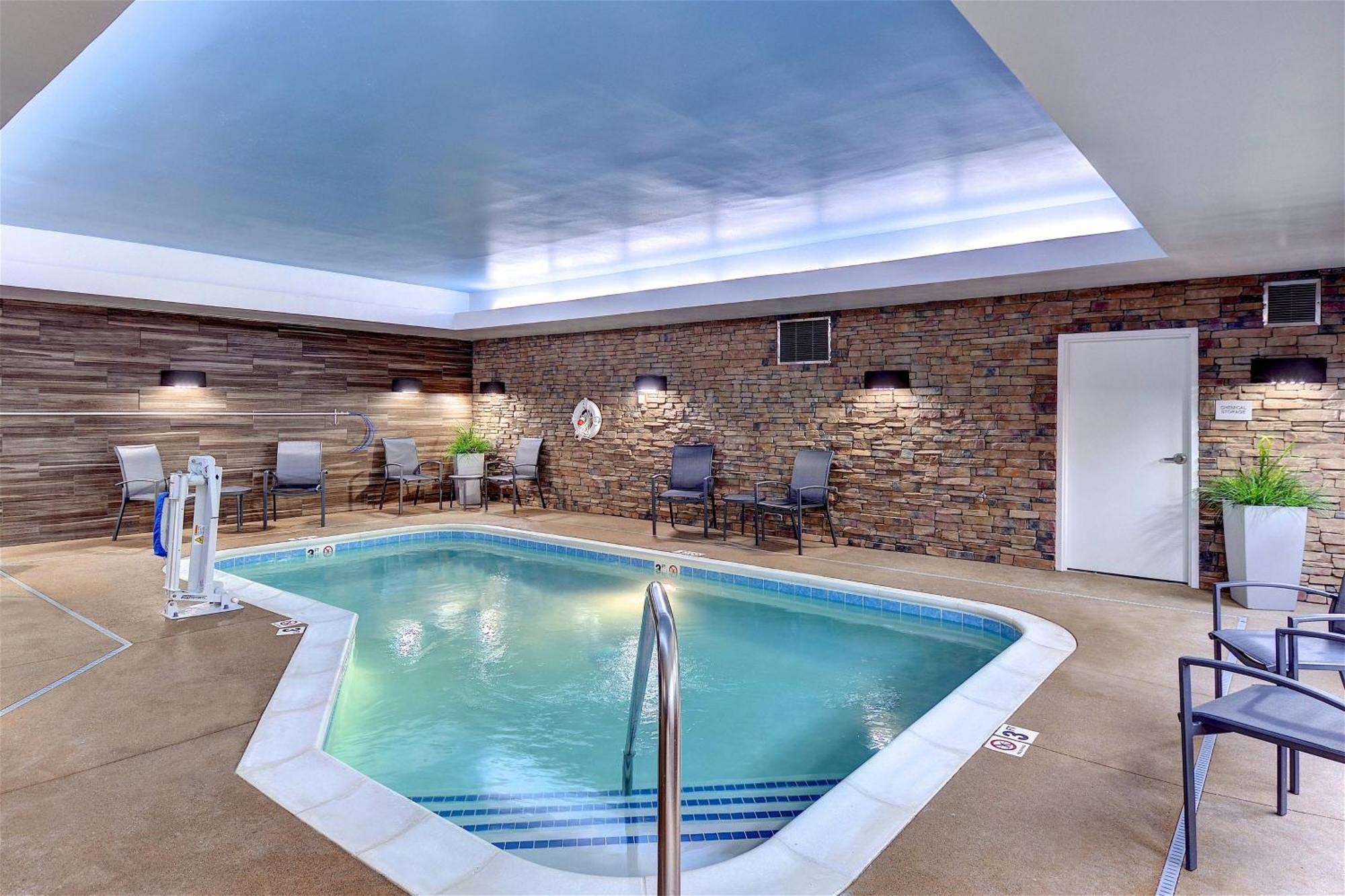 Fairfield & By Marriott Downtown-metrocenter Hotel 3*