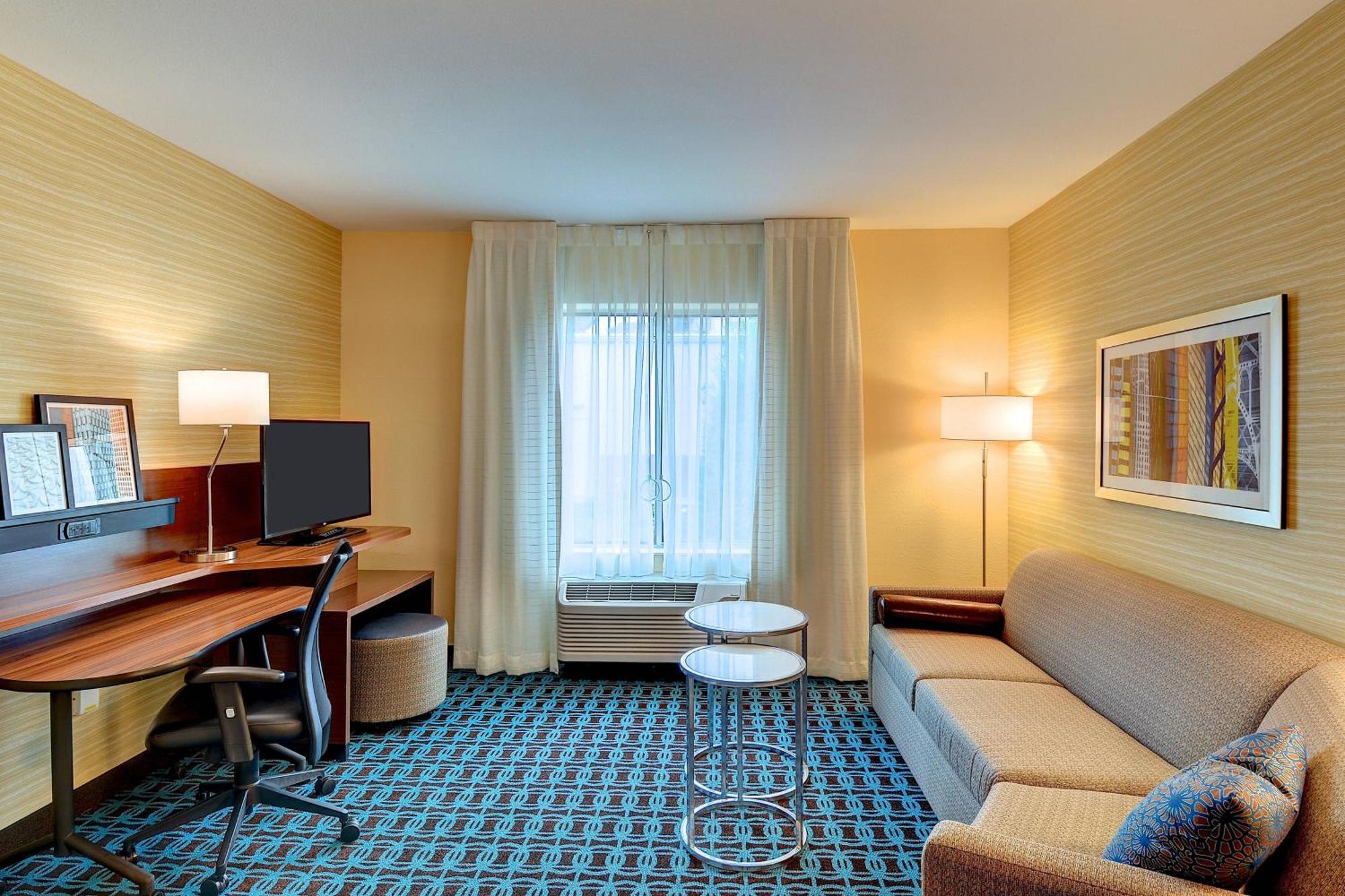 Fairfield & By Marriott Downtown-metrocenter Hotel 3*