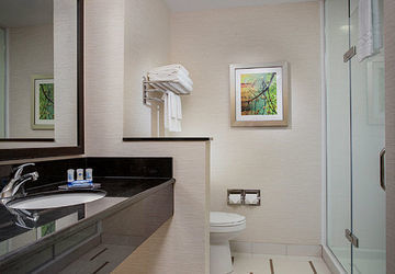 Fairfield & By Marriott Downtown-metrocenter Hotel 3*